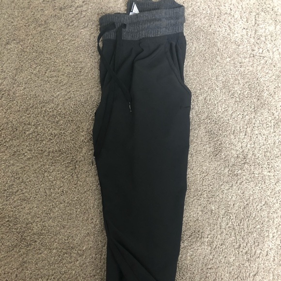 Nike Capris - Picture 3 of 3